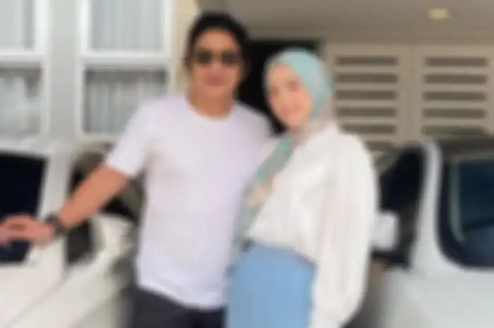 Pasha Ungu dan sang istri, Adelia Wilhelmina