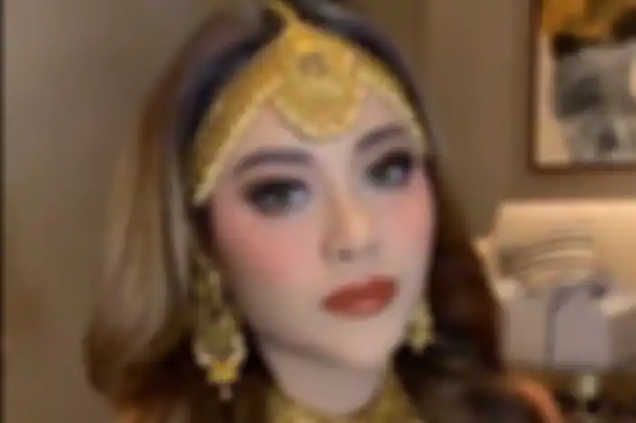 Riasan Aurel Hermansyah di acara henna night