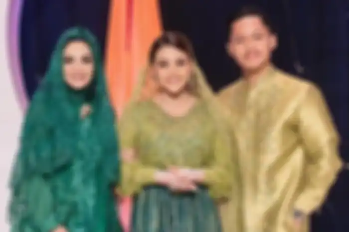 Krisdayanti (KD), Aurel Hermansyah dan Azriel Hermansyah.