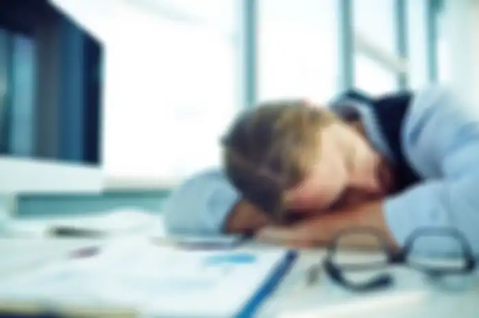 Ilustrasi tidur siang di kantor