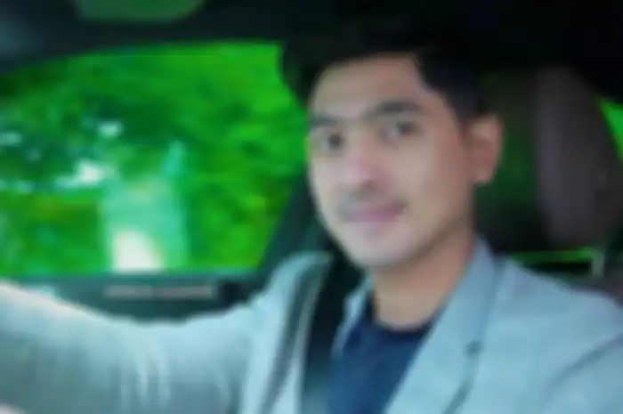 Buktikan Jadi Ganteng Tak Perlu Pakai Baju Mahal, Harga Baju Arya Saloka yang Murah Meriah Merakyat Bikin Netizen Kagum!