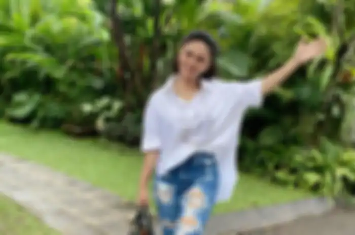 Potret Yuni Shara