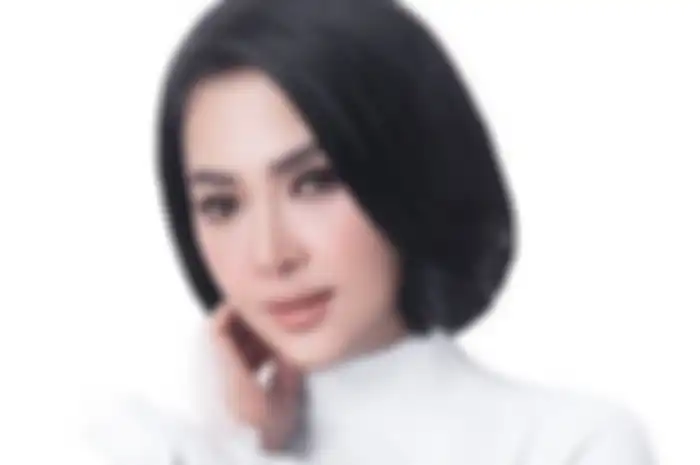 Salat Taraweh di Jepang, Sajadah Mewah yang Dipakai Syahrini Sukses Bikin Netizen Melongo, Intip Penampakannya yang Bertabur Kristal Swarovski