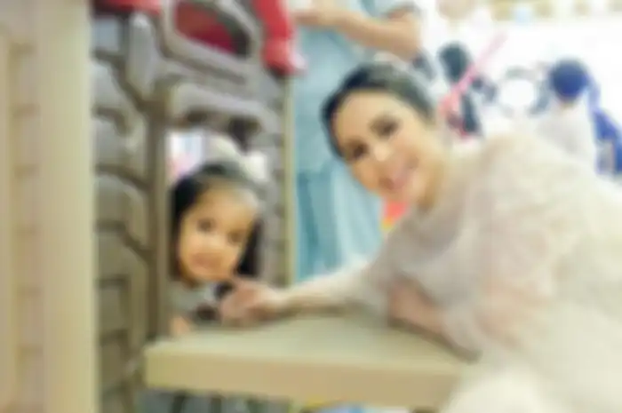 Momo Geisha dan putri sulungnya, Sheena Gabriella