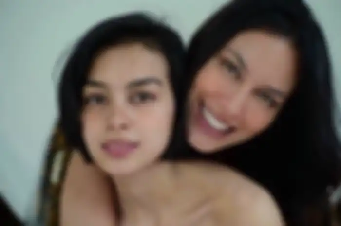 Sophia Latjuba pamer foto peluk mesra calon menantu