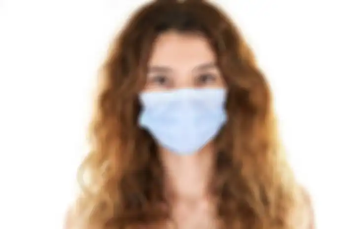 Kita perlu berhati-hati memilih masker agar enggak salah beli masker palsu.