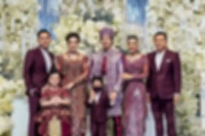  Keluarga Ashanty dan Anang Hermansyah saat pernikahan Aurel Hermansyah-Atta Halilintar. 
