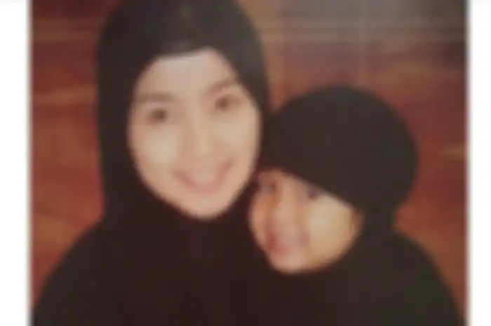 Hampir jadi putri tiri Irwan Mussry, putri Desy Ratnasari beberkan hubungannya dengan sang ibunda yang sudah berjuang membesarkannya