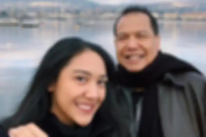 Putri Tanjung, anak dari Choirul Tanjung