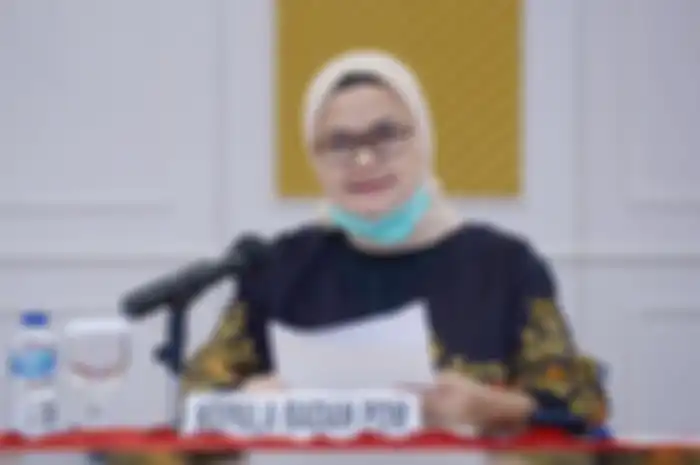 Kepala BPOM Penny Lukito, memberikan informasi prihal efek samping vaksin Sinopharm.