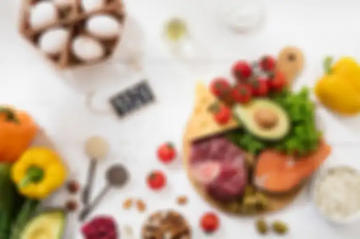 Diet keto masih menjadi perdebatan di antara pakar kesehatan karena di satu sisi dapat menurunkan berat badan dengan cepat, namun di sisi lain dapat membahayakan tubuh.