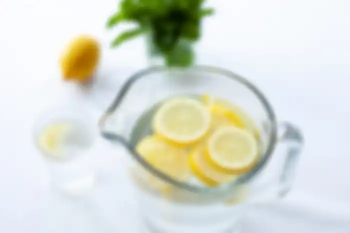 Yuk, rutin minum air lemon di pagi hari saat perut kosong