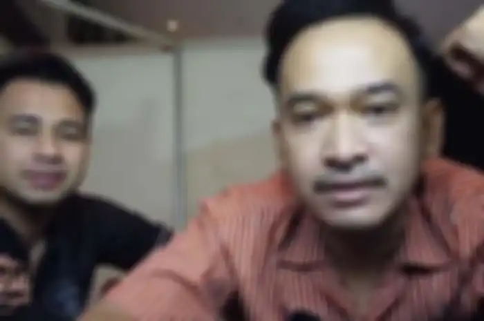 Ruben Onsu menyebut Raffi Ahmad sebagai teman tersinting setelah akuisisi RANS Cilegon FC. 
