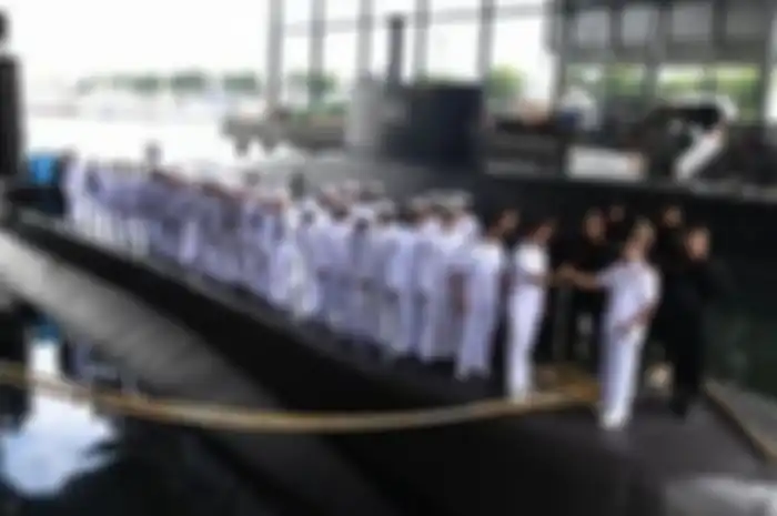 Foto file. Awak kapal KRI Nanggala 402. Foto diambil di di Dermaga Kapal Selam Komando Armada II, Surabaya, Jawa Timur, Rabu
