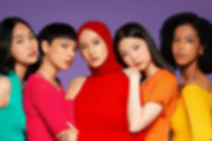 Ilustrasi wajah sebening kristal gunakan rangkaian produk dari Aceskin