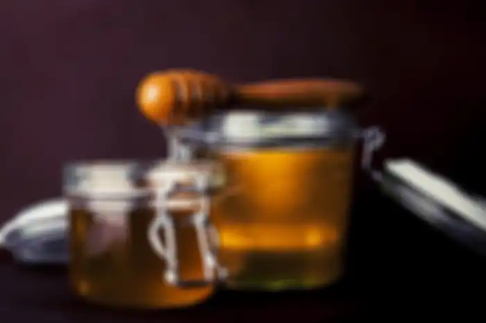 Madu bisa digunakan sebagai obat batuk alami guna meredakan batuk yang menyerang, ini penjelasannya. 