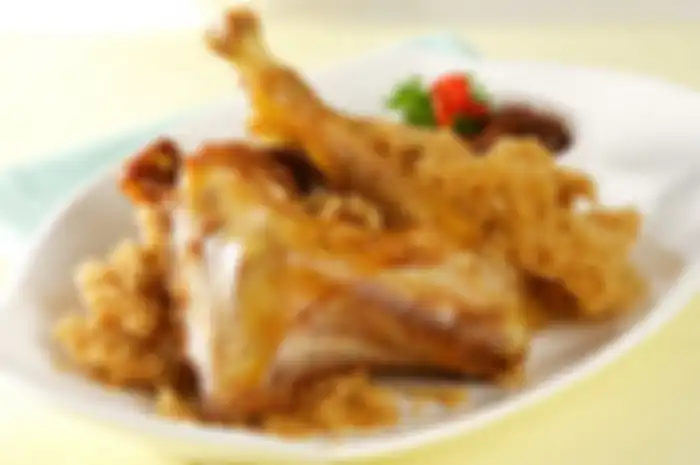 Ilustrasi ayam goreng kremes. Yuk, cari tahu cara membuat tepung kremes ayam yang renyah tahan lama!