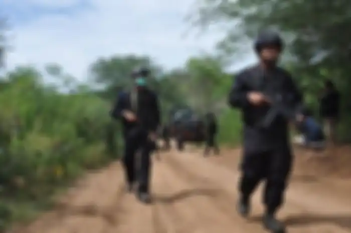 Satgas Tinombala memburu anggota Mujahidin Indonesia Timur (MIT) pimpinan Ali kalora di Poso, Sulawesi Tengah.