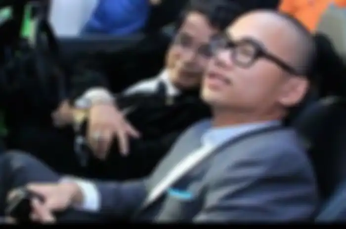 Hotman Paris dan anak sulung, Frank Hutapea