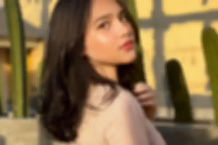 Biodata Artis Davina Karamoy