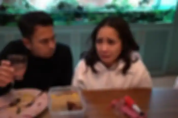 Nagita Slavina menangis di hadapan Raffi Ahmad.
