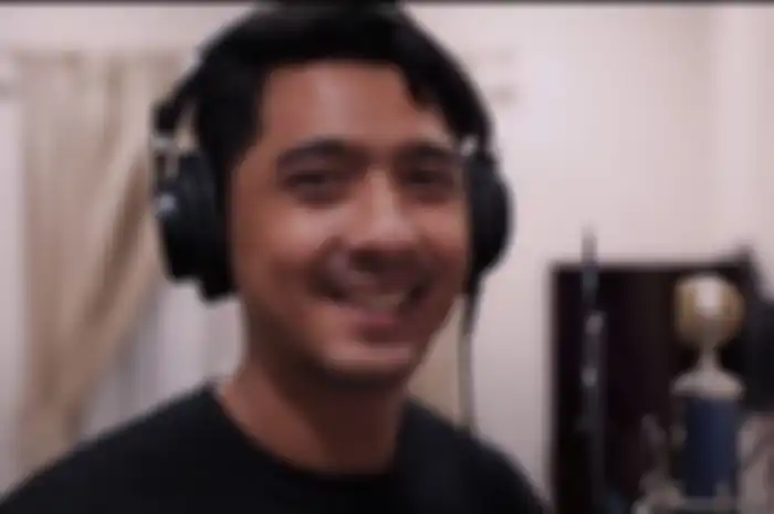  Arya Saloka