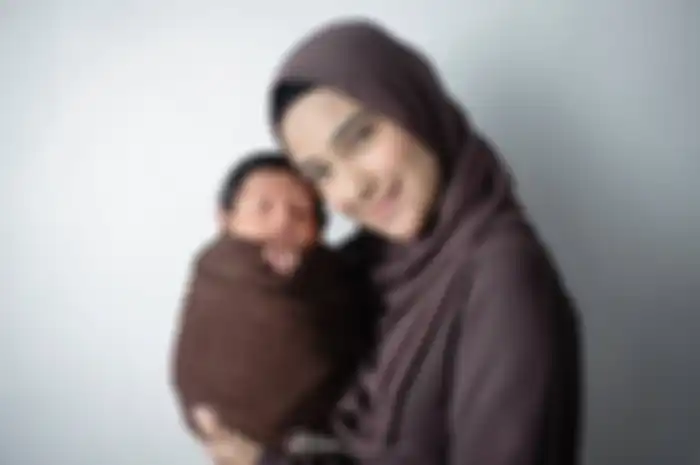 Potret Nadya Mustika dan Anaknya Baby Syaki