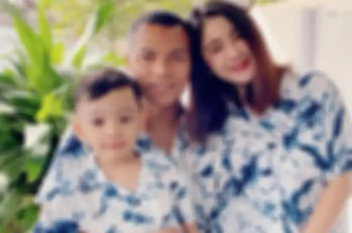Keluarga Uut Permatasari