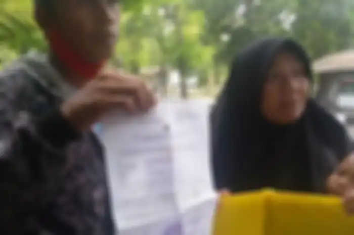 Warga Gombong yang rela berjalan kaki untuk mudik ke Bandung