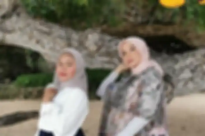 Zaskia Sungkar dan ART-nya, Widia Astuti