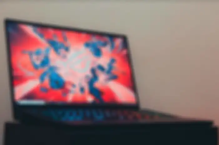 Tampak depan ASUS ROG Zephyrus S17.