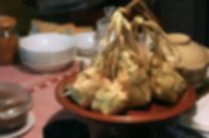 Ketupat salah satu menu khas lebaran