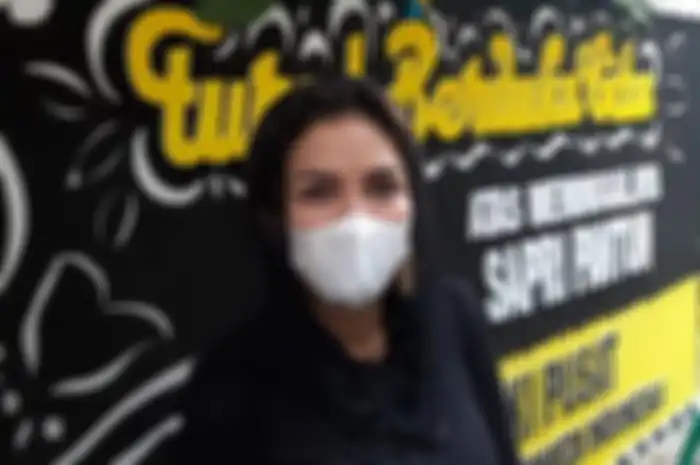 Nikita Mirzani dikediaman Sapri Santun