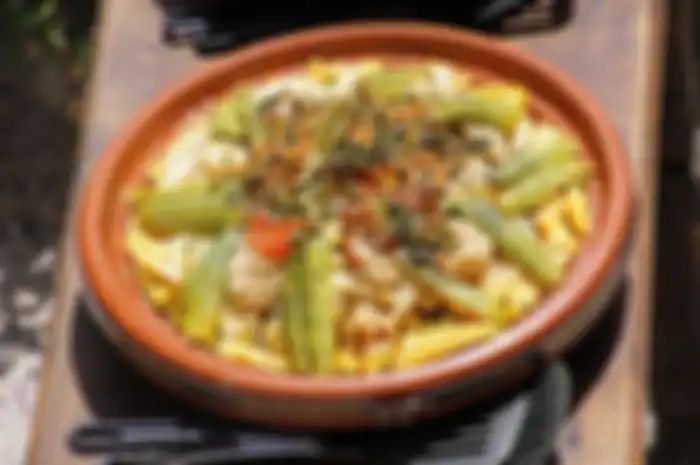 Tajine merupakan sajian lebran khas Maroko.