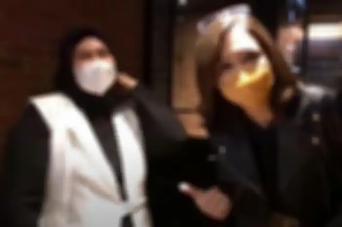 Maia Estianty memperkenalkan ibunda Tissa Biani dengan sebutan calon besan. 