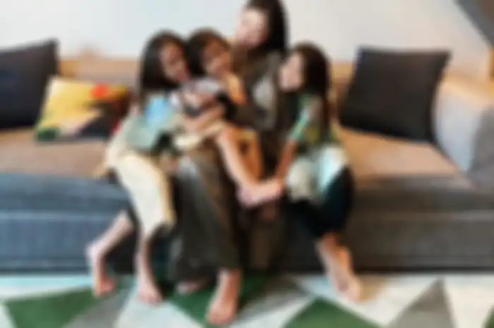 Ririn Dwi Ariyanti Unggah Foto di Ruang Tamu Tanpa Aldi Bragi: 'Sangat Tidak Sempurna, Maaf Lahir Batin'