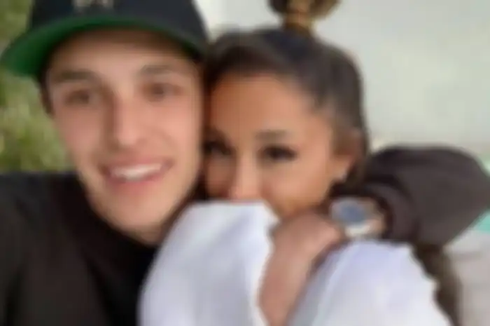Ariana Grande dan Dalton Gomez