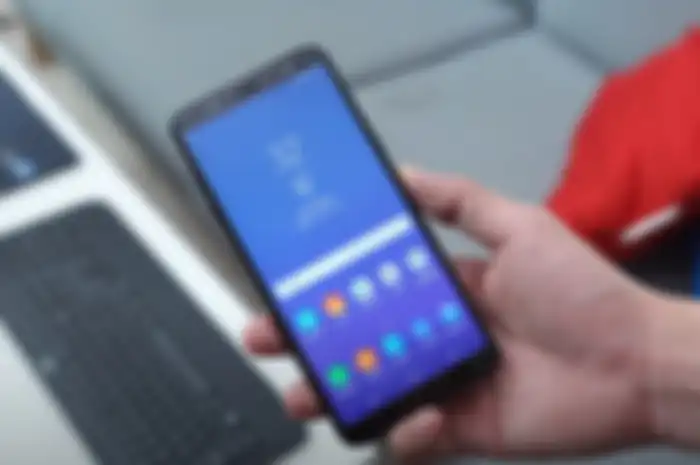 Review Samsung Galaxy J8 (2018)