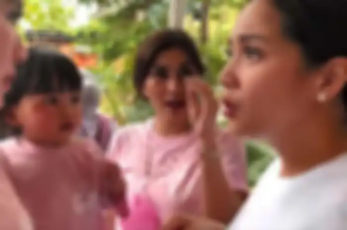 Nagita Slavina syok lihat wajah anaknya Syahnaz memar-memar  