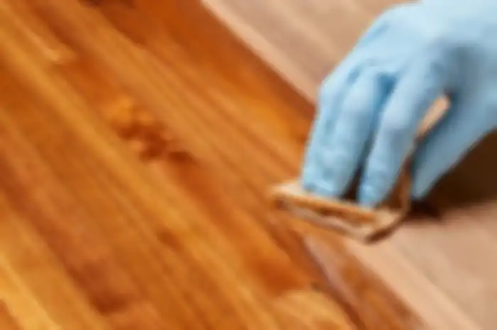 Finishing transparan untuk furnitur tetap dapat menampilkan tekstur unik bahan furnitur. 