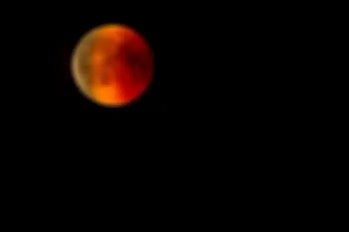 Ilustrasi gerhana bulan 