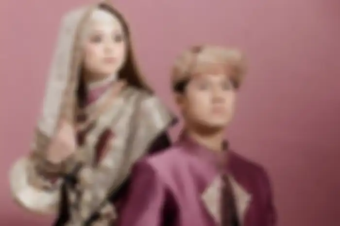 Foto Prewedding Rizky Billar dan Lesty Kejora dengan pakaian adat Padang