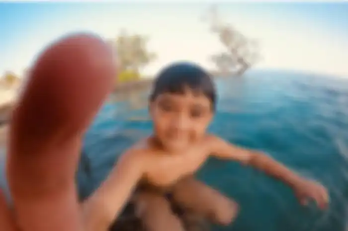 Rafatahar yang pandai berfoto di spot tak biasa