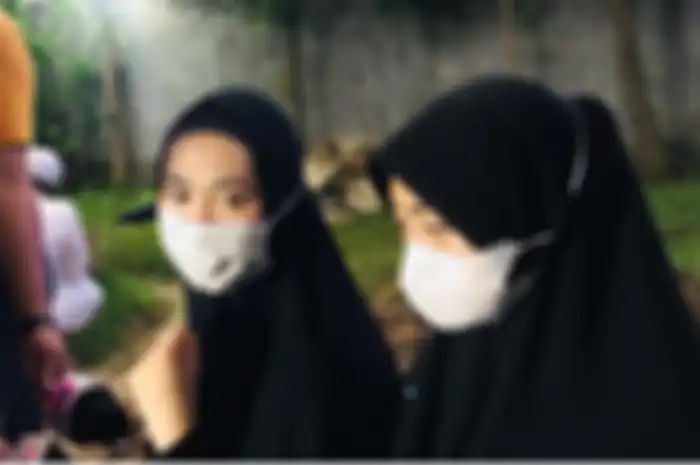Oki Setiana Dewi saat ditemui Grid.ID usai pemakaman di Pesantren Tahfiz Daarul Qur'an, Jumat (4/6/2021).