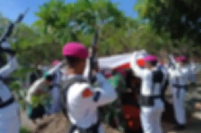 Kabar duka datang dari Korps Marinir TNI AL yang kehilangan prajurit terbaiknya di Papua.