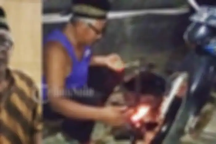 Anantono bin Mangun Sujud (51) dan istrinya Sarmi Handayani (47) yang merupakan warga Dukuh Kembangsari RT 2, RW 1 Desa Nepen, Kecamatan Teras, Kabupaten Boyolali menjadi calon haji, Jumat (4/6/2021).  