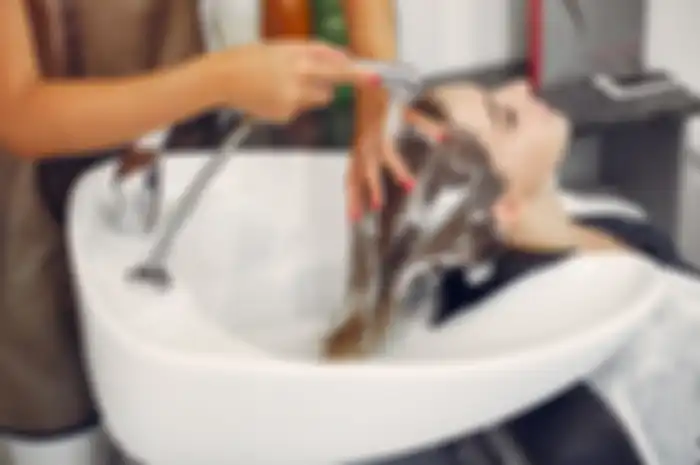 Kesalahan Pemilihan Shampo yang Sebabkan Rambut Rontok