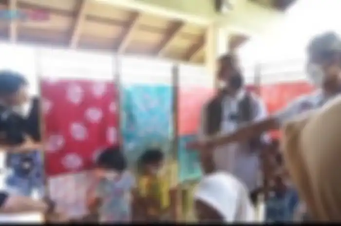 Raffi Ahmad ngutang ke Sandiaga Uno untuk beli kain batik sampai disoraki warga