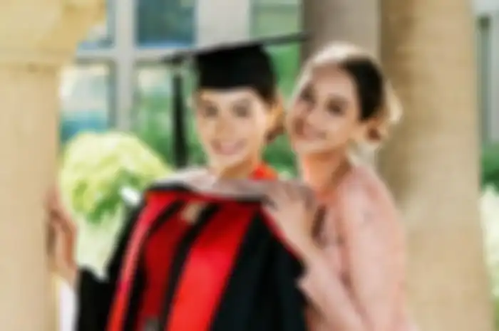 Maudy Ayunda dang sang adik, Amanda Khairunnisa