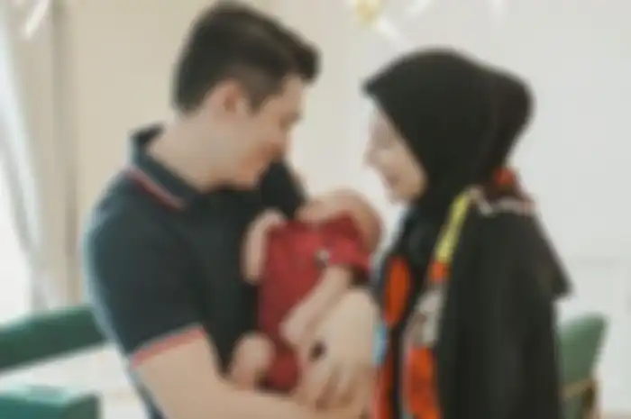 Irwansyah, Ukkasya Muhammad Syahki, dan Zaskia Sungkar.